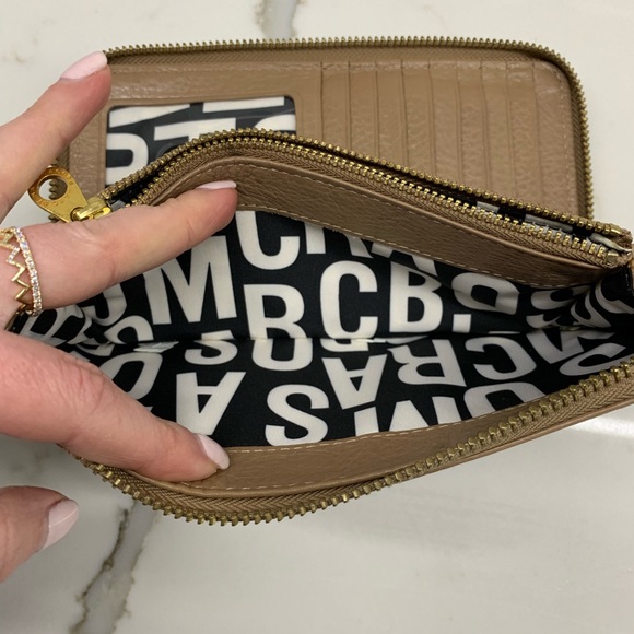 Marc by Marc Jacobs Wallet - Picture 5 of 6